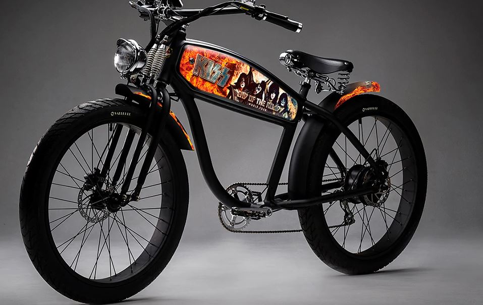 KISS lança bicicleta elétrica em comemoração à turnê de despedida