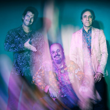Violeta de Outono lança novo álbum com velhas músicas