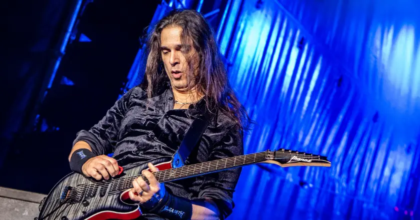 Kiko Loureiro diz que recomendou volta de Marty Friedman ao Megadeth: ‘Seria incrível’