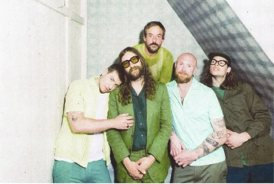 IDLES: Banda revela novo single ‘Gift Horse’