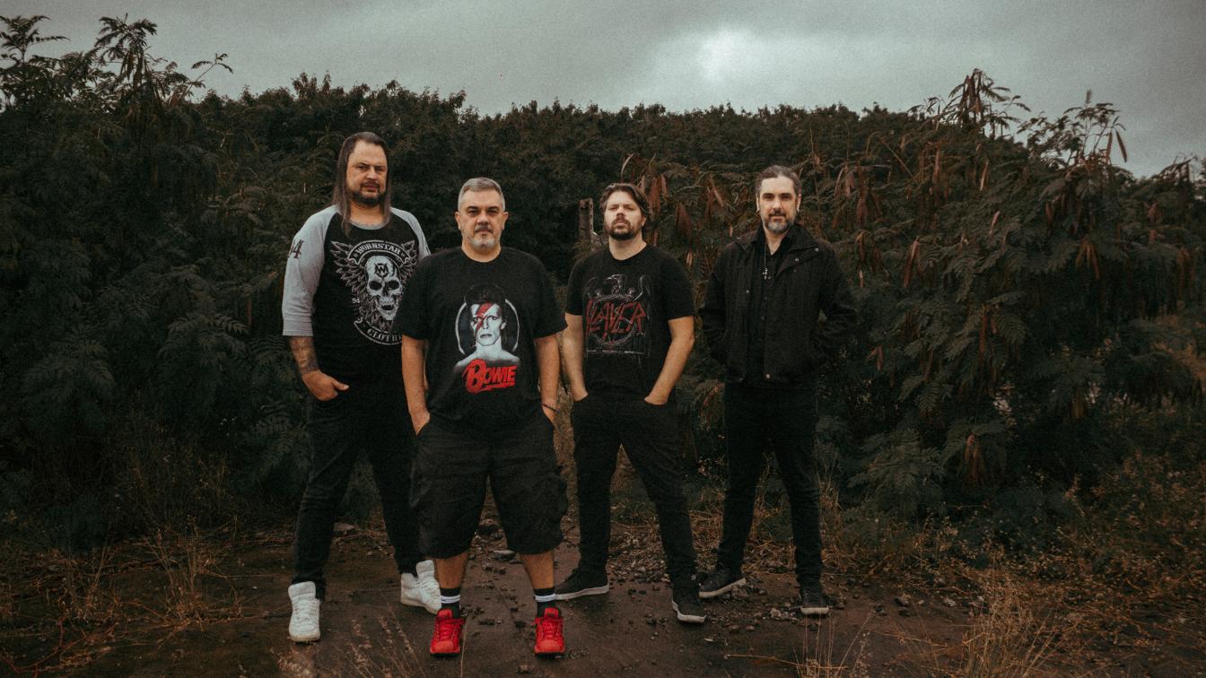 ANCESTTRAL surpreende em versão de ‘Green and Grey’ (New Model Army)
