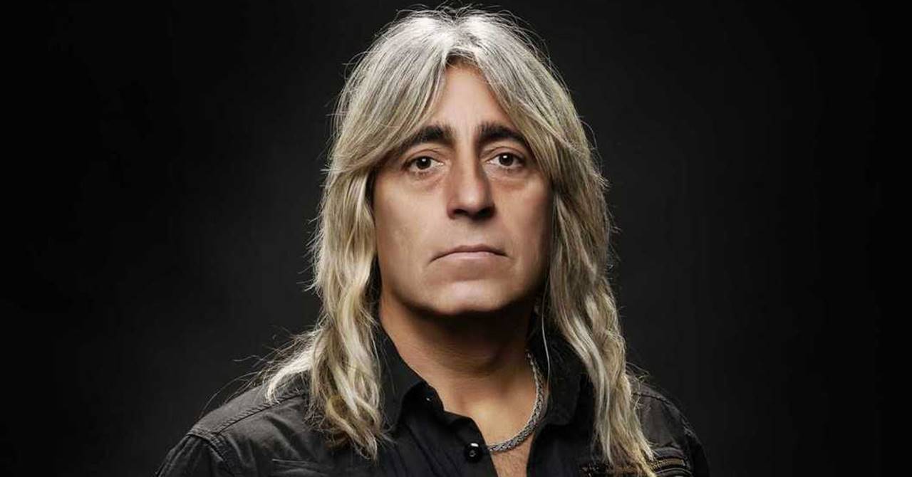 MIKKEY DEE se irrita ao ter que desmentir boatos de sua morte