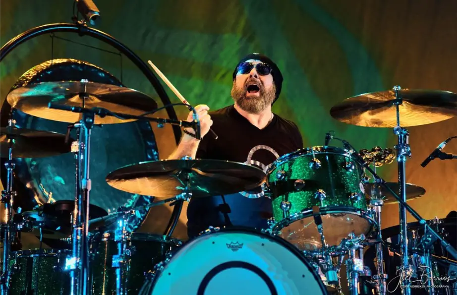 Jason Bonham está fora da turnê de Sammy Hagar por decisão do vocalista